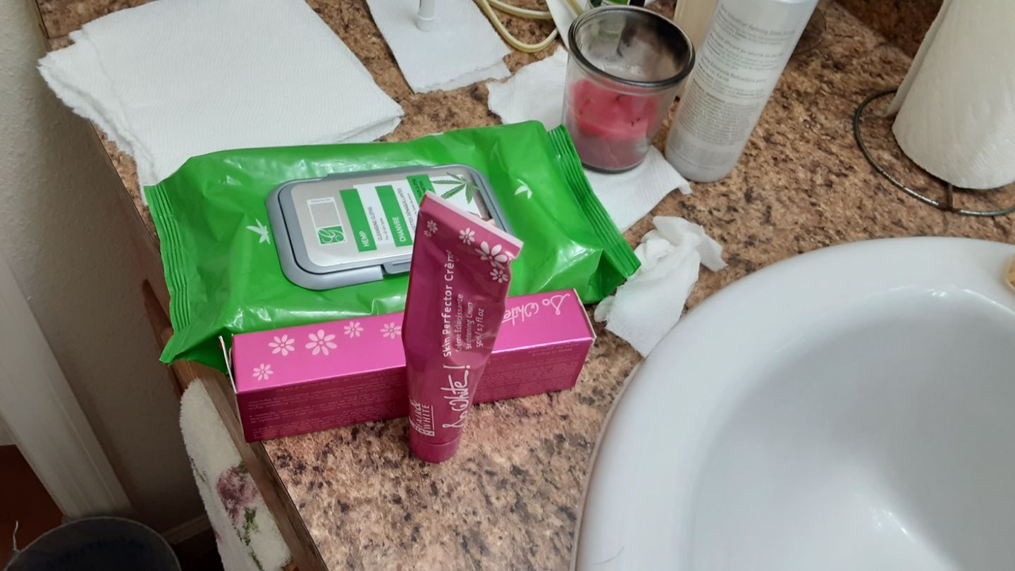 Customer photo review of Fair and White Original Exfoliating Soap 200 gm / 7 oz