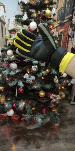 Customer photo review of Unisex Cold-Weather Gloves, Winter Windproof Waterproof Gloves [Limited time offer: Buy 2 Save More 15%]