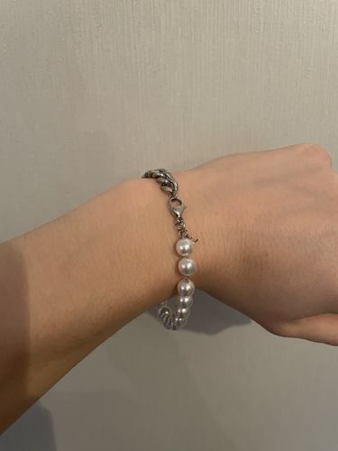 Customer photo review of The Pearl Bracelet