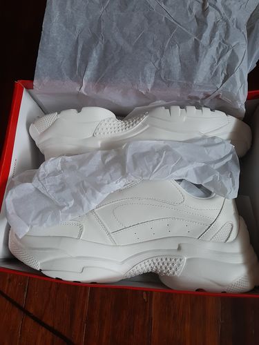 Customer photo review of Yucca Flat Sneakers