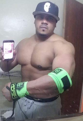 Customer photo review of PR Neon Arm Day Bundle - Neon (Wrist Wraps, Elbow Wraps, and Lifting Straps)