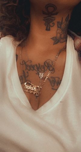 Customer photo review of Double Plated Name Necklace - 14K