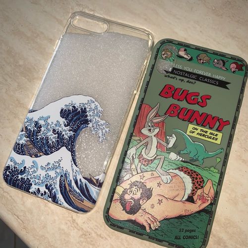 Customer photo review of BUGS BUNNY Mint iPhone Case