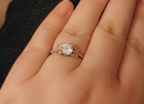 Customer photo review of Disney® Minnie Mouse Candle - 925 Sterling Silver Minnie Mouse Ring Collection