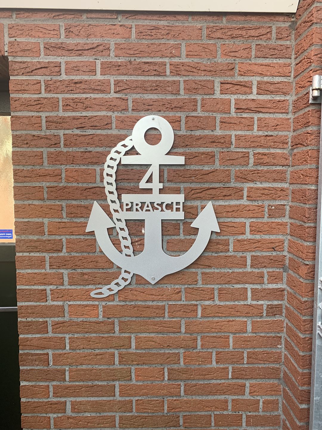 Customer photo review of Anker-Hausnummer mit Ankerkette (personalisierbar)