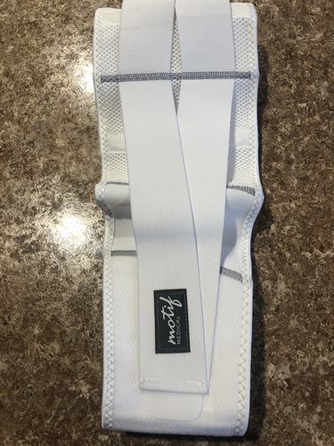 Customer photo review of Motif Pregnancy Support Band