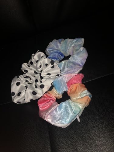 Customer photo review of Stashy Scrunchie