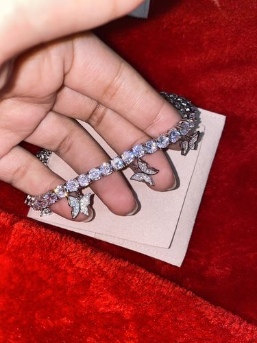 Customer photo review of Tennis Butterfly anklet