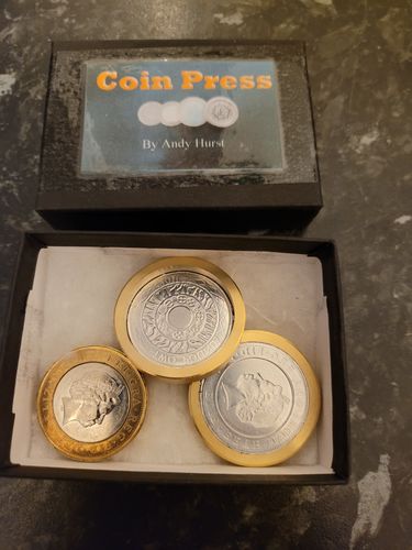 Customer photo review of £2 Pound Press UK