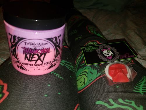Customer photo review of Thank you,Next Sugar Scrub