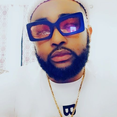 Customer photo review of Gustavo - Matte Black