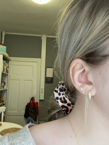 Customer photo review of Eliz Mini Creolen