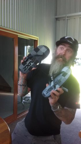 Customer photo review of Shityear Premium V-Neck