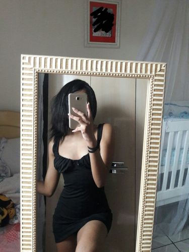 Customer photo review of Esté Dress