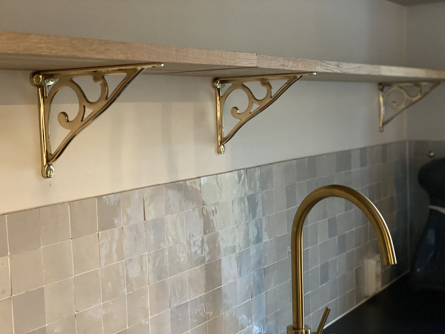 Customer photo review of 8 Inch Art Deco Brass Shelf Bracket