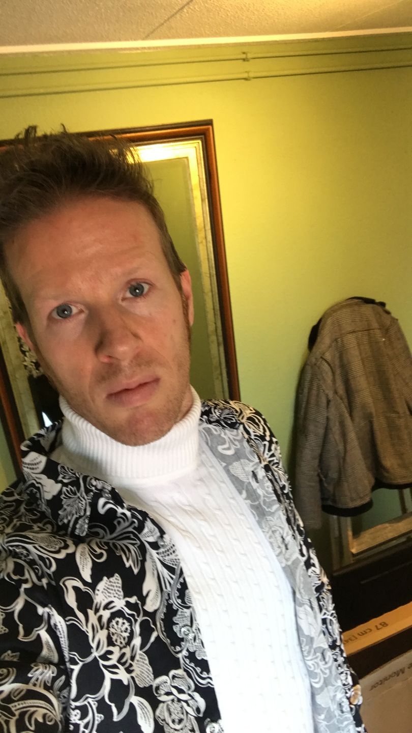 Customer photo review of Men's Floral Casual Long Sleeve Shirt
