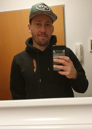 Customer photo review of FUCHS SPUR VERTIKAL - Bio Unisex Hoodie (PREMIUM)