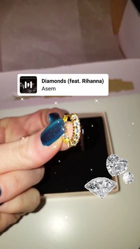 Customer photo review of Celia Creolen