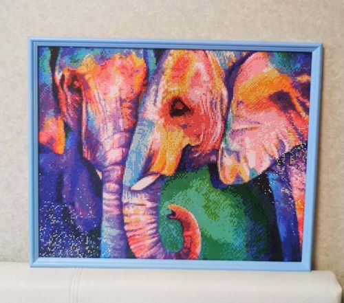Customer photo review of 5D Diamond Painting Neon Elefant