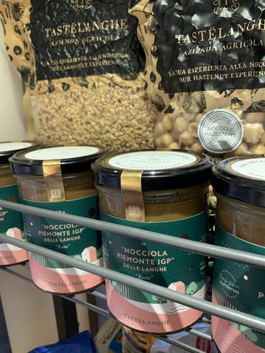 Customer photo review of 2 vasi di Pasta di Nocciole Piemonte IGP 100%