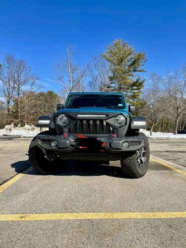 Customer photo review of Gladiator Grille w/ LED Off-Road Lights for 07-18 Jeep Wrangler JK
