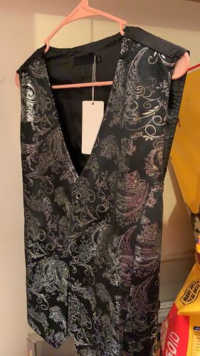 Customer photo review of Mens Hipster Metallic Paisley Printed Single Breasted V-Neck Suit Vest/Tuxedo Waistcoat