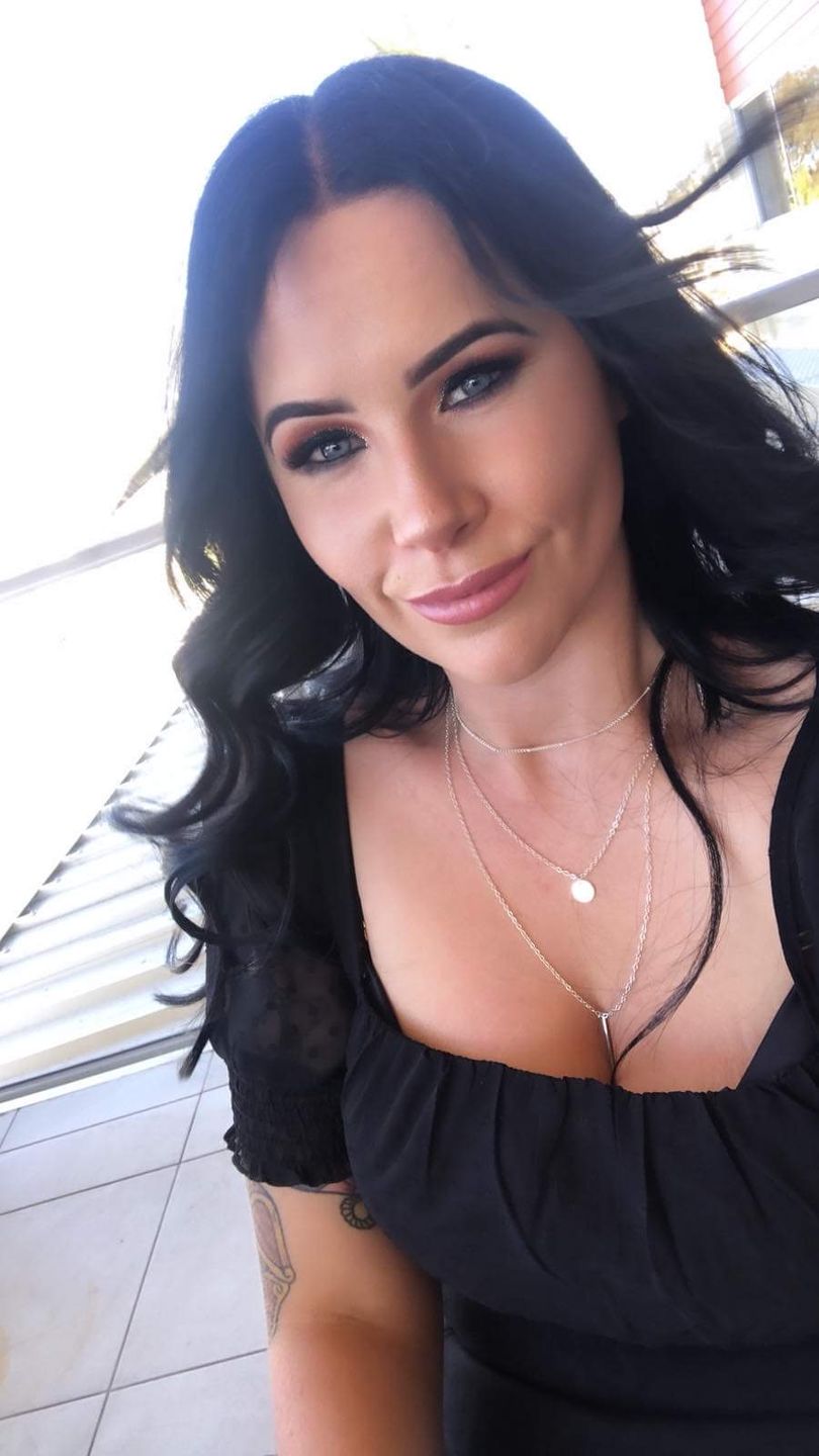 Customer photo review of Maggie Magnetic Lash