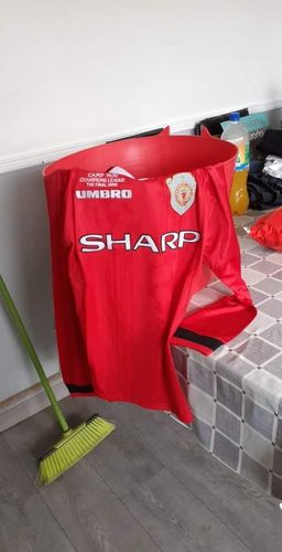 Customer photo review of MANU 1999/2000 International Kit - Long Sleeves