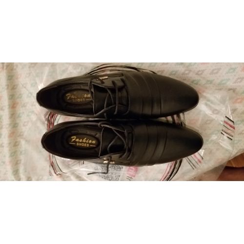 Customer photo review of Classic Business Mens Oxfords