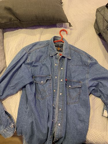 Customer photo review of Vintage Wrangler Denim Western Button Up Shirt Size Large