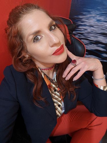 Customer photo review of Egypt Brown Prescription Contact Lenses