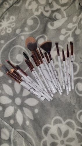 Customer photo review of Makeup sæt med 15 børster