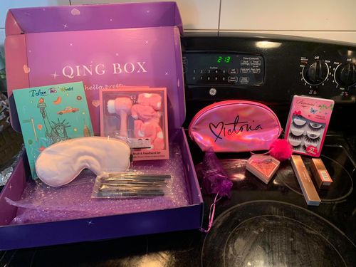 Customer photo review of The "WOW" Beauty Box
