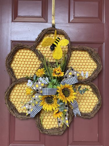 Customer photo review of Honeycomb Door Hanger WK-014