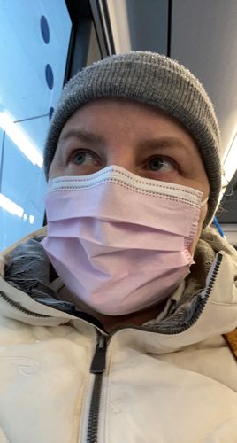 Customer photo review of Pinkki kasvomaski 100 kpl