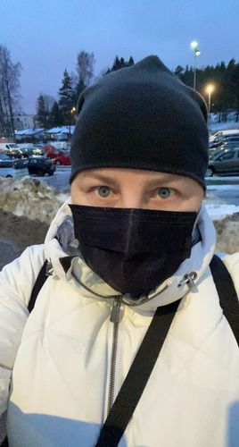 Customer photo review of Kirurginen kotimainen musta kasvomaski 50 kpl