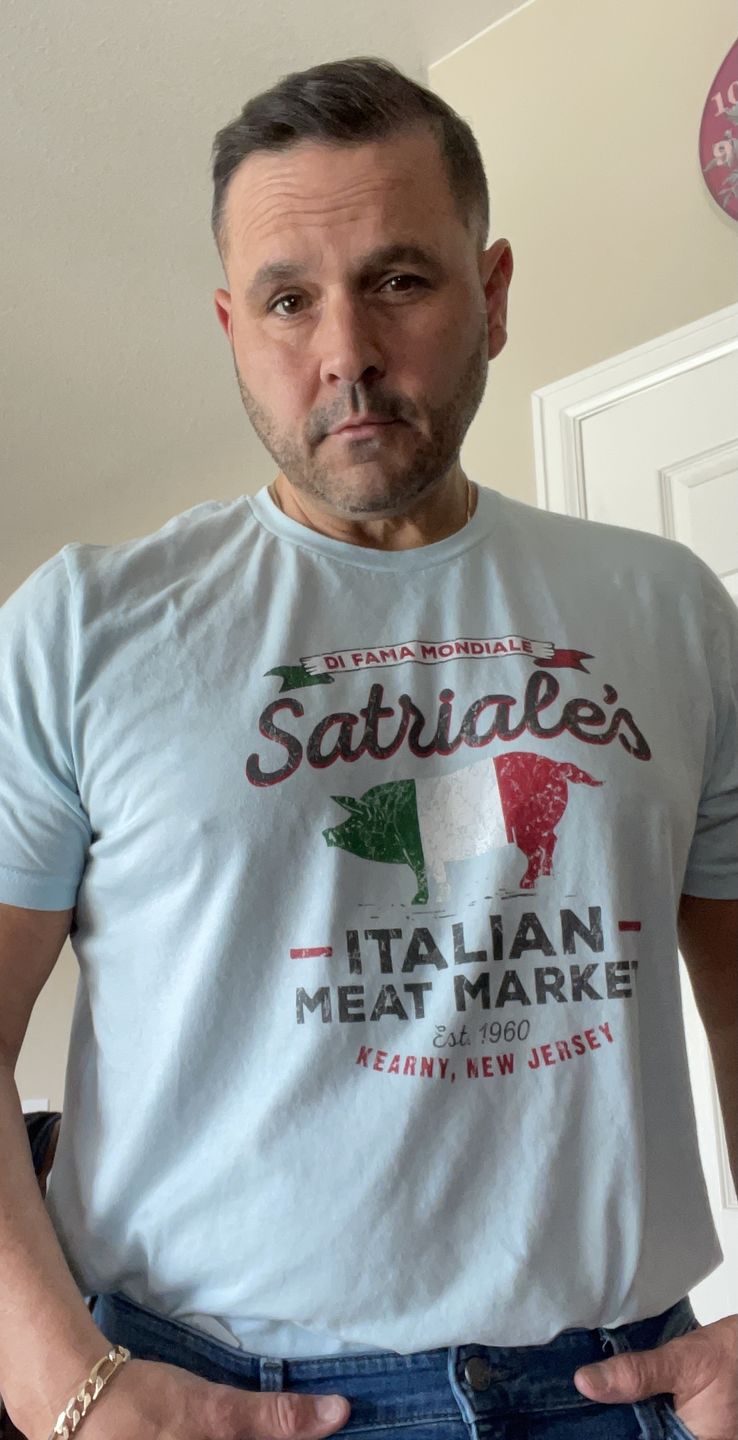 Customer photo review of Di Fama Mondiale Satriale's Men's/Unisex Super Soft Tee