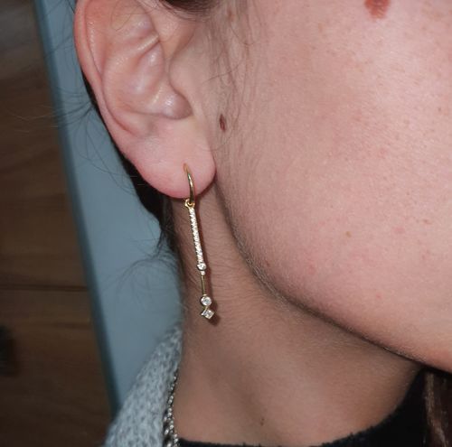 Customer photo review of Orecchini stud semicerchio con pendente Longie