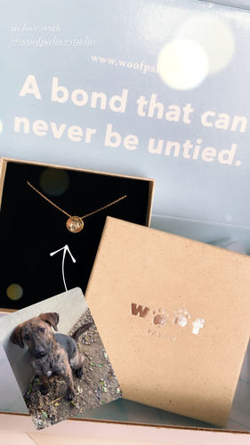 Customer photo review of Gold Dipped Lineart Love Halskette