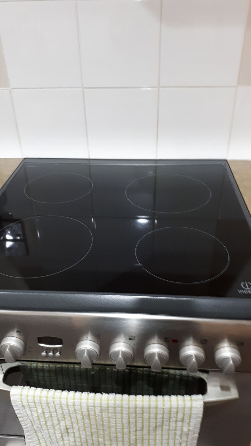 Customer photo review of Bar Keepers Friend Cooktop Cleaner 368g