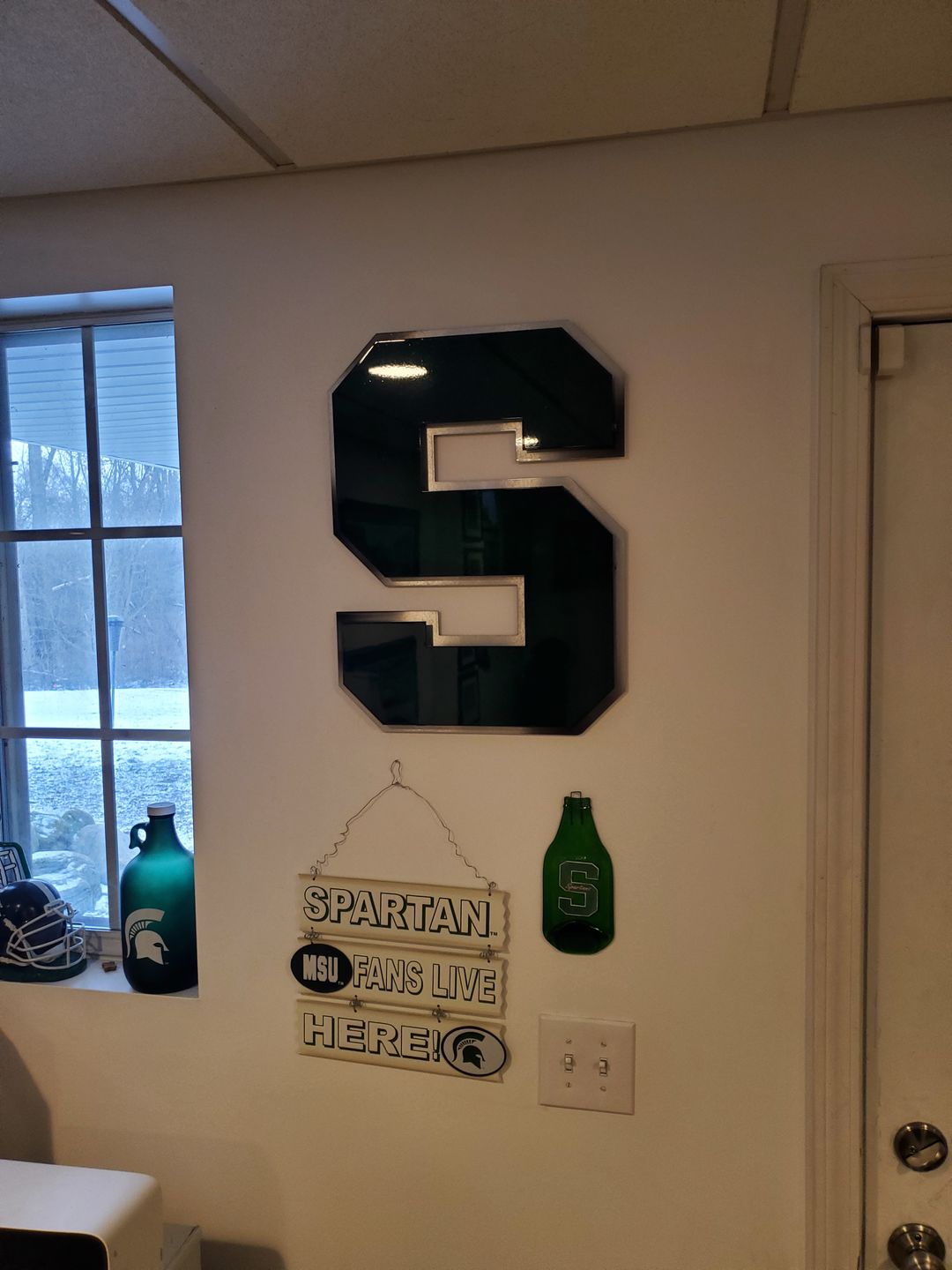 Customer photo review of Michigan State University "S" 3D Vintage Metal Artwork