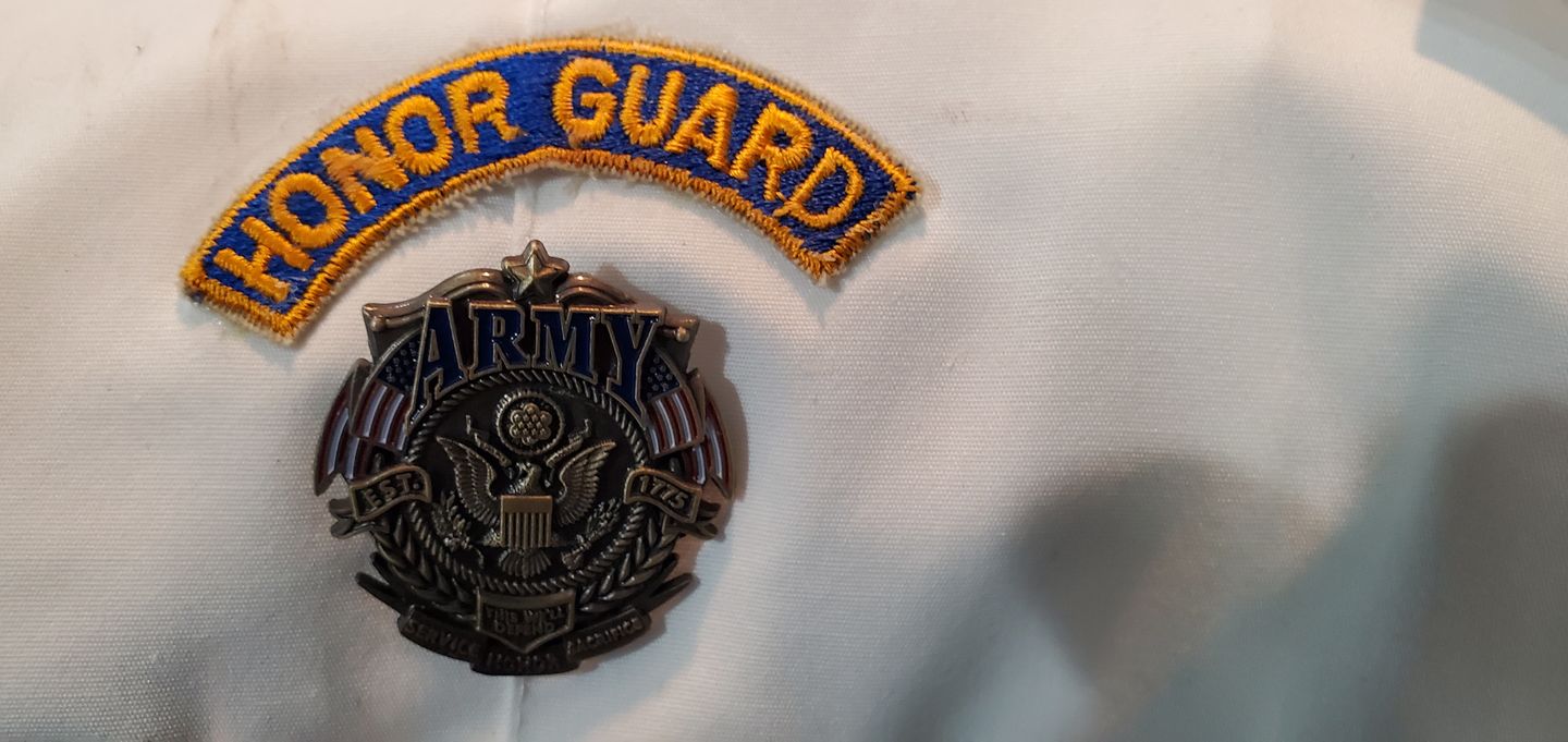 Customer photo review of US Army Veteran's Day Pin