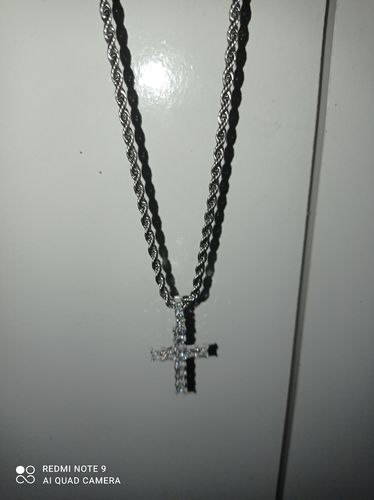 Customer photo review of COLLIER PENDENTIF CROIX DIAMANT BAGUETTE