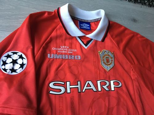 Customer photo review of MANU 1999/2000 International Kit - Long Sleeves