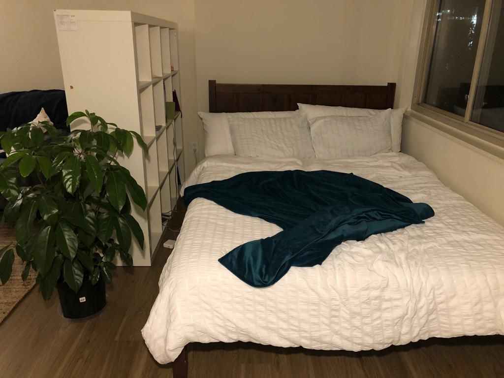 Customer photo review of BiggerBee Minky Throw Blanket Solid NAVY