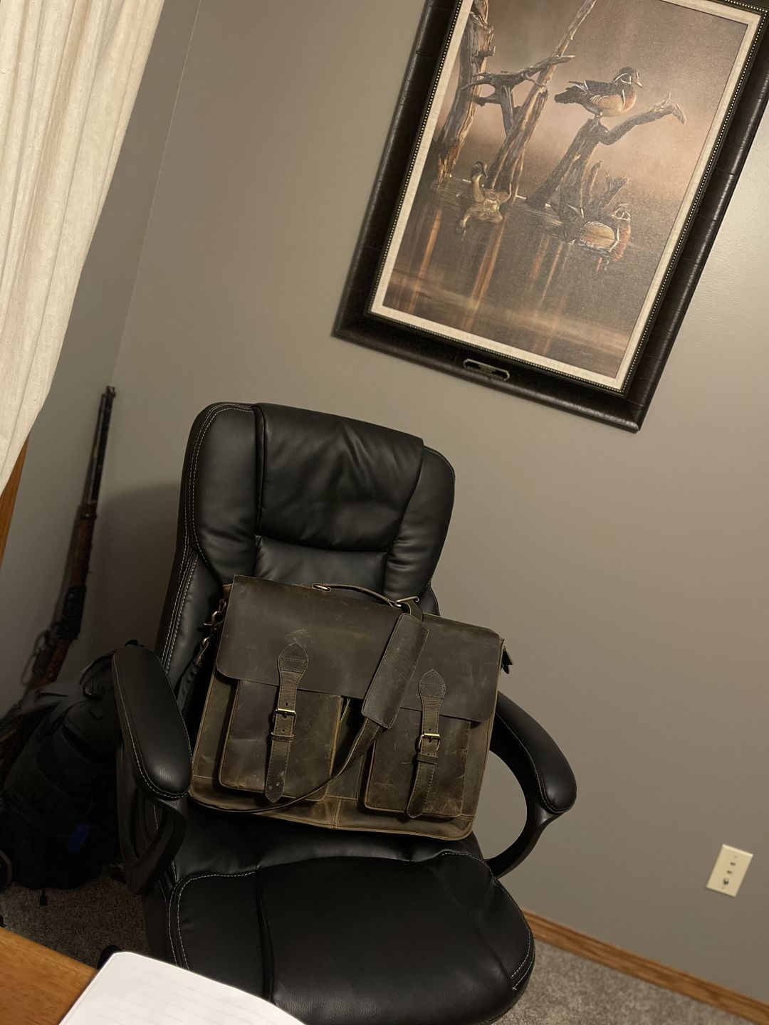 Customer photo review of Retro Buffalo Hunter Leather Laptop Messenger Bag
