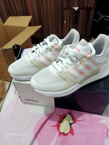 Maria Isabel E. review of ADIDAS WOMEN'S RUN 90S image 1 out of 1