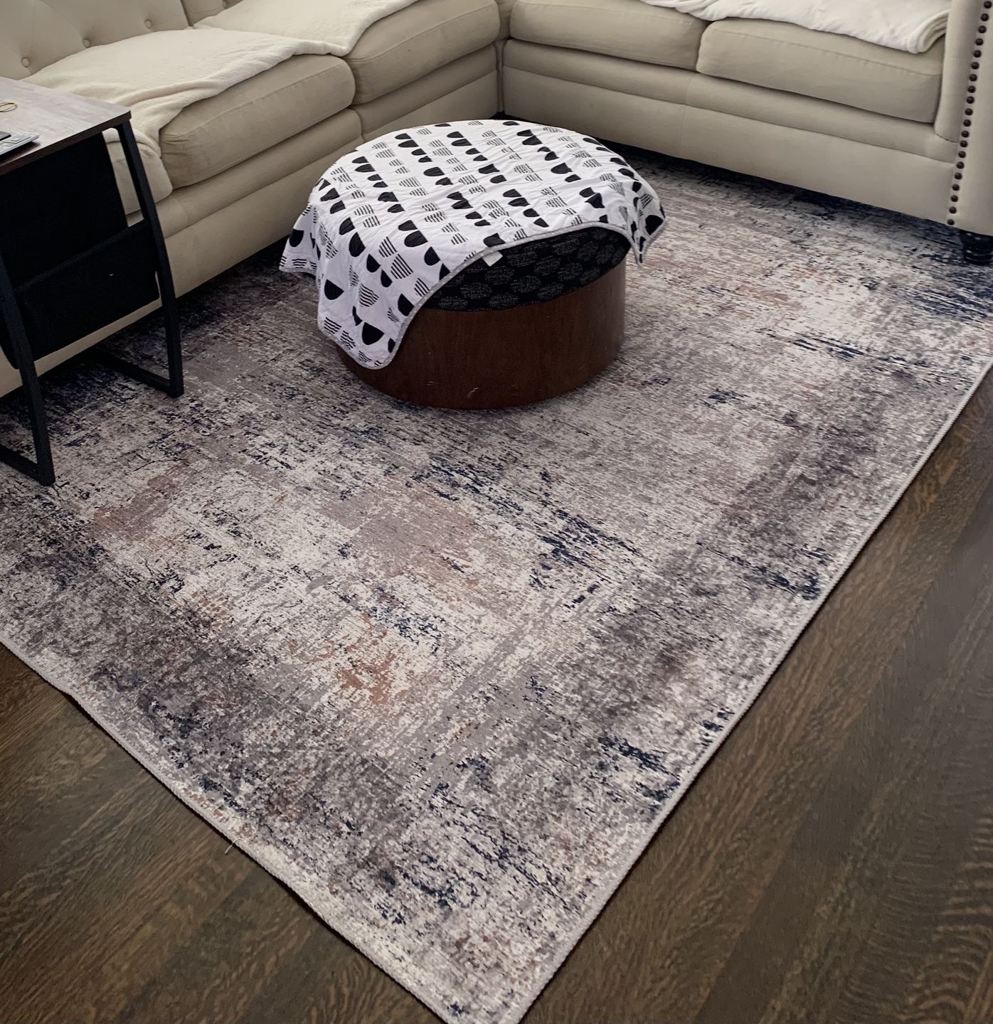 Customer photo review of Abstract Border Echo Blue Grey Rug