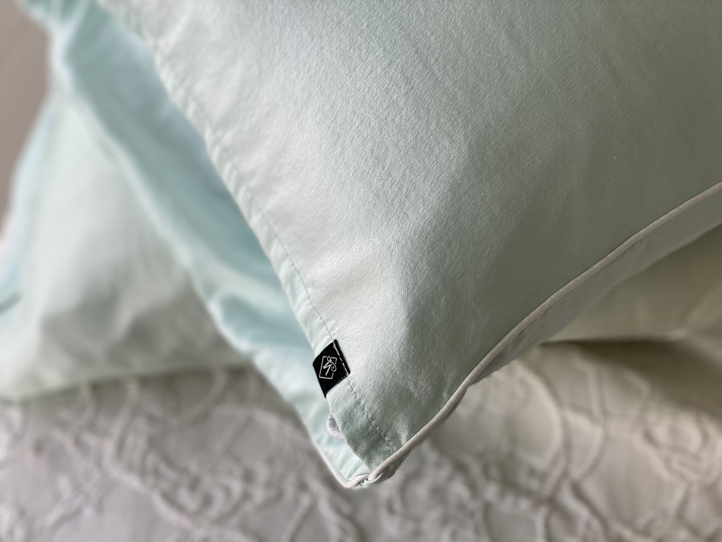 Customer photo review of Teal Breeze Pure Silk Pillowcase