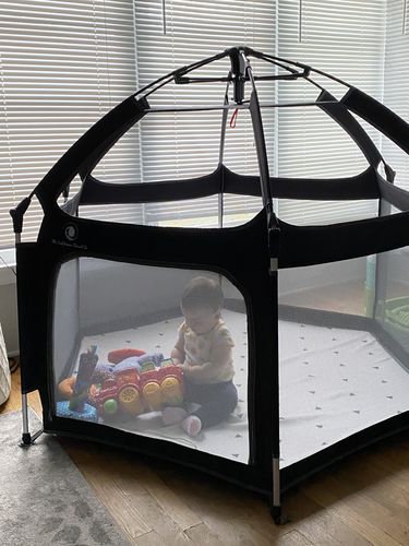 Customer photo review of Pop N' Go® Playpen